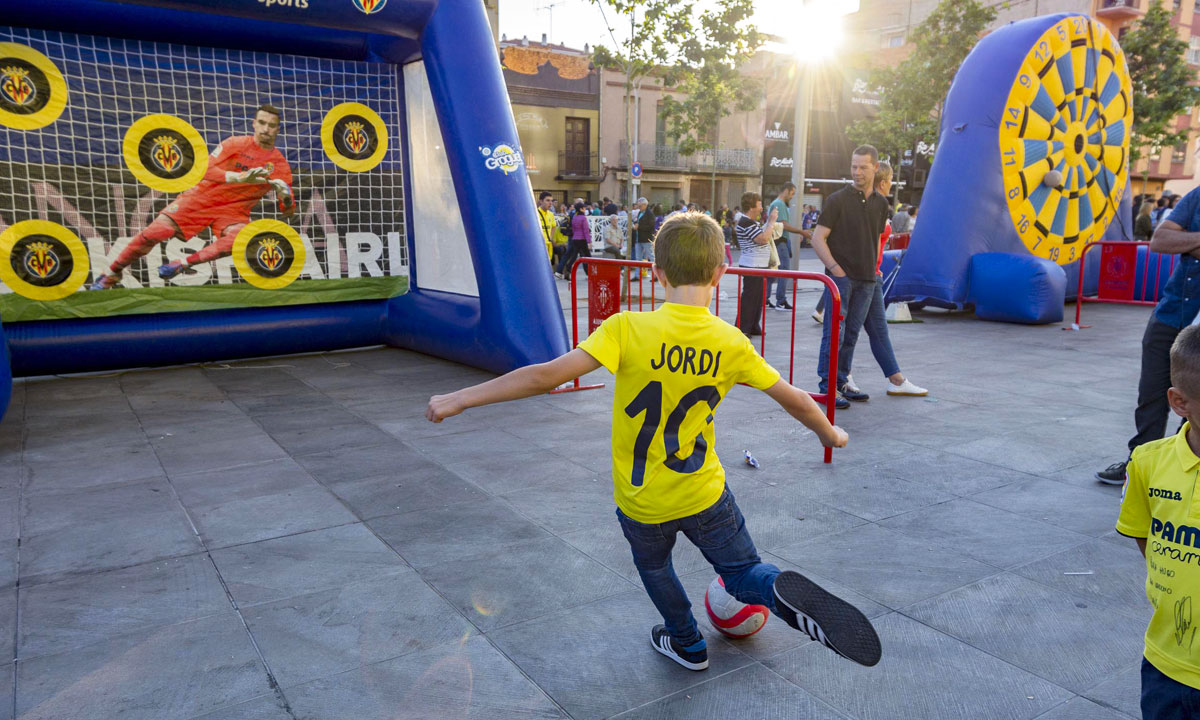 LES &#039;PENYES GROGUETES&#039; SE UNEN A LA FIESTA EN LA CERÁMICA